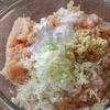 鶏だんごと春雨の白湯煮の工程2