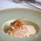 しっとり鶏むね肉のWゴボウクリームソース