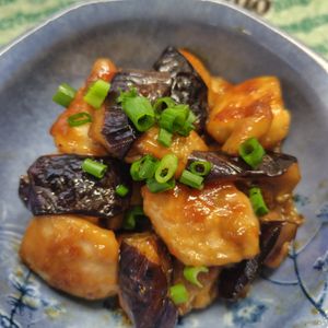 コスモスの作ってみた!投稿(『鶏肉となすの照り焼き』もも肉ジューシー♪ご飯が進む甘辛味☆)