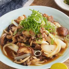 お肉少しでも大満足♪旨みたっぷりきのこと豚こまのすき煮風