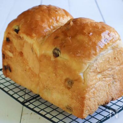 パン屋の製法でやわらかレーズン食パン（中種法）