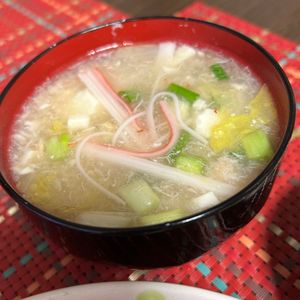こるくぼーどの作ってみた!投稿(高級中華料理店の味！？白菜とカニのスープ煮)