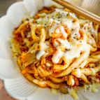 チーズがとろり♪キムチと挽肉の焼きうどん