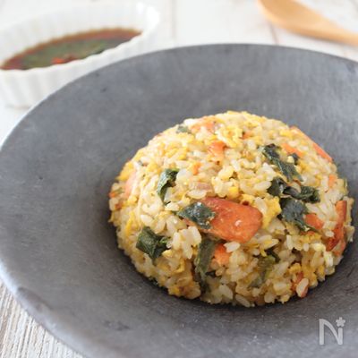 大葉のごま油漬けで♪鮭チャーハン