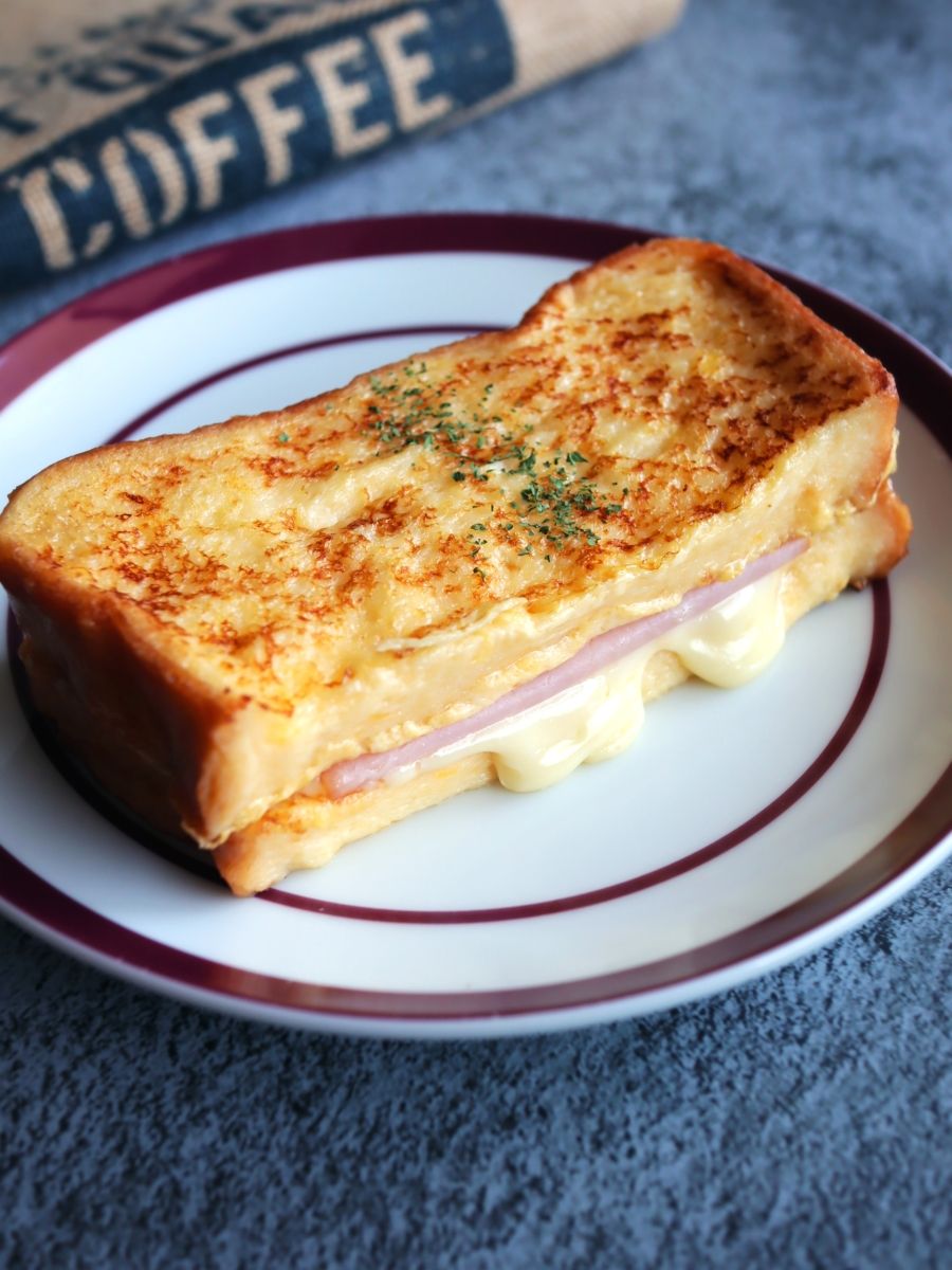 ブリーチーズ、ハム、イチジクのジャムトーストのレシピ