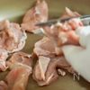 【絶品甘酢チキン丼】焼いて絡めてのせるだけ！の工程1