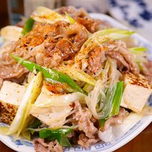 行列の定食屋さんの🍚あま～い牛肉の🤭💕すき焼き炒め