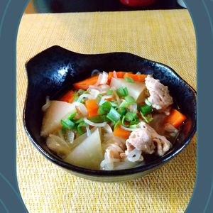 チョロリスの作ってみた!投稿(【肉じゃがならぬ肉大根】しみしみ大根がじゅわ〜っと絶品！！)