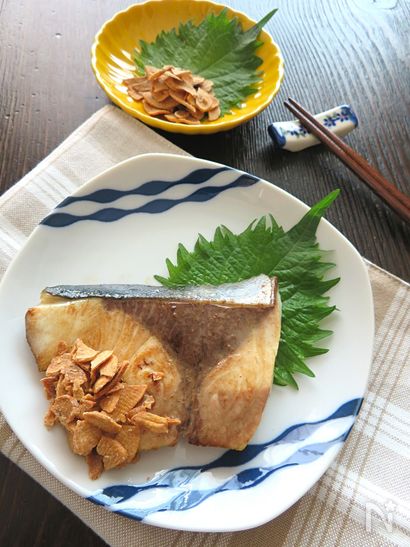 ぶりのバター醤油焼き☆ガーリック添え