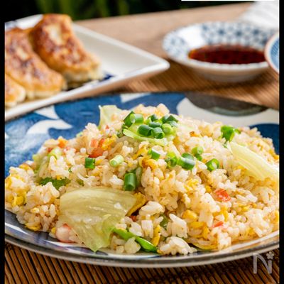 別炒めでパラパラシャキシャキ！レタス炒飯