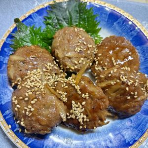 チョビの助の作ってみた!投稿(豚ひき肉と牛蒡のつくね・照り焼きソース)