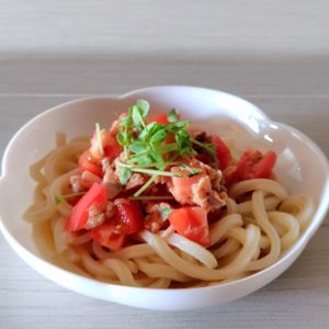 めぇの作ってみた!投稿(ぱぱっと簡単！冷やしトマトツナうどん)