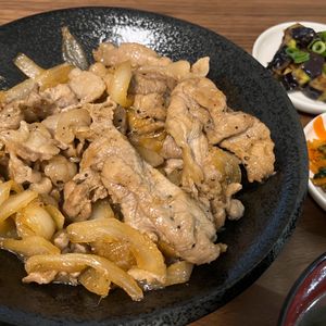 くまʕ•ᴥ•ʔの作ってみた!投稿(たっぷり千切りキャベツと一緒に食べる♡『豚こま肉の生姜焼き』)