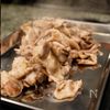 美味しすぎて3日連続で作った！豚肉とズッキーニのクリーム焼きの工程1