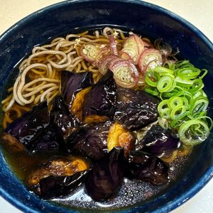 楽ラク手抜キッチン🐶🐾の作ってみた!投稿(行列のうどんそば③🍜✨とろとろなすの揚げびたしうどん🤩)
