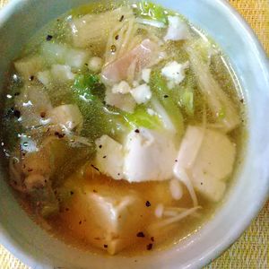 チョロリスの作ってみた!投稿(【白菜とえのきのくたくたスープ】食べる満腹スープ♪)