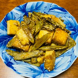 はっぴぃの作ってみた!投稿(＊ごぼうと絹厚揚げの甘辛にんにくごま炒め＊)