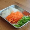 作り置きにも！野菜たっぷり鯵の南蛮漬けの工程1