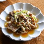 《レンジ蒸し》鶏もも肉とたっぷりきのこ蒸し