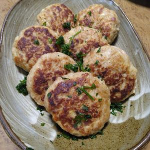 ももの作ってみた!投稿(包丁・水切り・戻し不要！切り干し大根の和風豆腐豚バーグ)
