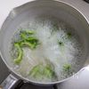 鶏ささ身肉とゴーヤの白だし炒めの工程1