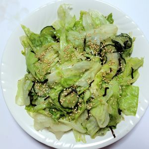 ふうかの作ってみた!投稿(【レタスときゅうりの塩こんぶ和え】定番野菜で和の副菜♡)