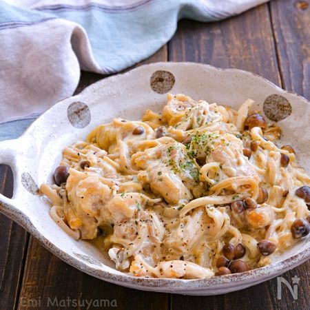 鶏肉とえのきとしめじのガーリッククリームチーズ炒め By 松山絵美 レシピサイト Nadia ナディア プロの料理家のおいしいレシピ