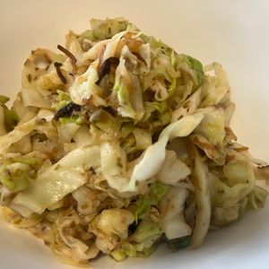 Shinoの作ってみた!投稿(パクパク春キャベツ😋🌸炒めキャベツの梅おかか塩昆布和え✨)