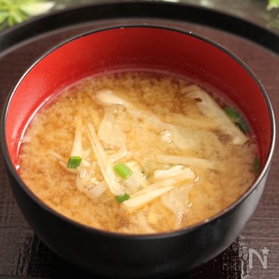 キャベツの芯と卵のお味噌汁