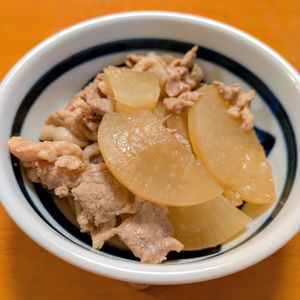 ゆきまる🐬🫧の作ってみた!投稿(【大根と豚こま肉の煮物】甘辛煮物の黄金比！食材置き換えOK！)