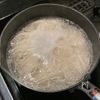 スープはお湯で割るだけ♡3分で爆速「醤油ラーメン風そうめん」の工程1