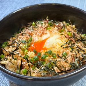 楽ラク手抜キッチン🐶🐾の作ってみた!投稿(『卵1つで』カツオ風味のだし醤油ぶっかけうどん)
