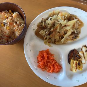 さっちゃんの作ってみた!投稿(【絶品エビピラフ】炊飯器で簡単！何度も作りたい味♡)
