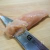 鶏ささ身肉で作る「マヨポンシーザーサラダ」の下準備