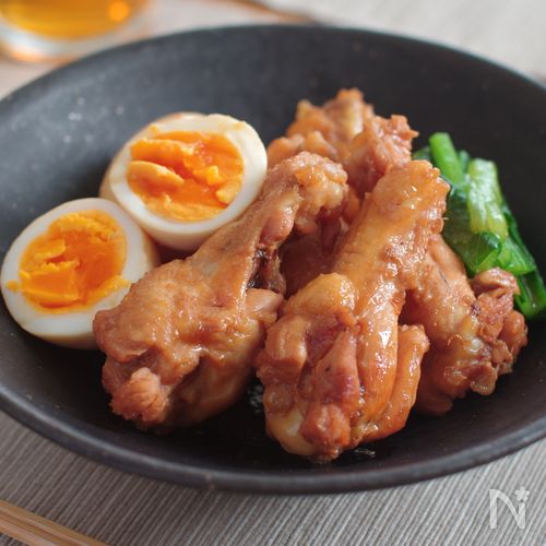 甘辛♡鶏手羽元とゆで卵の煮物