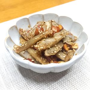 こまりこ😃の作ってみた!投稿(【ごぼうとナッツの和風ごま甘辛炒め】箸がとまらないおつまみ♪)