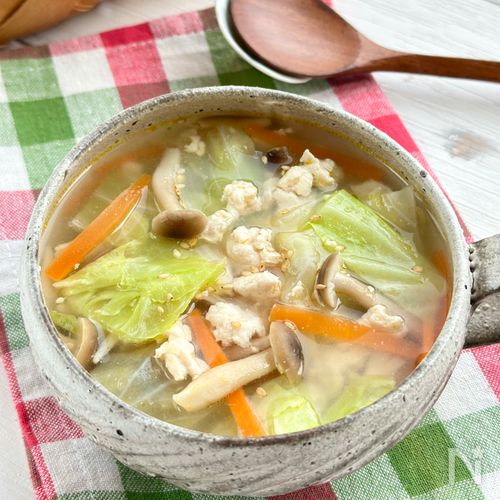 【夏の冷え対策に♪】鶏ひき肉とキャベツの塩こうじスープ