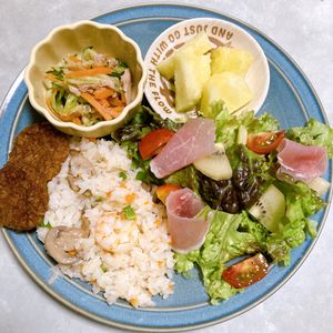 びっとちゃんの作ってみた!投稿(材料入れて炊くだけ【喫茶店のあの味♪えびピラフ】)