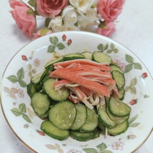 AKARI☆の作ってみた!投稿(5分で完成！【きゅうりとカニかまの胡麻ポン酢和え】)