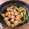【鶏むね肉と長ねぎのバタポン照り焼き】ご飯に合うお手軽おかずの工程2
