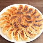 春キャベツと新玉葱の春餃子　外パリ中とろ