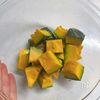 【電子レンジで簡単10分】かぼちゃのごまマヨ和えの工程1