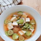 白だしで簡単・混ぜるだけ！きゅうりとキムチの冷製スープ