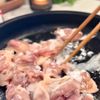 包丁もまな板も不要！【焼き鳥丼】の工程2