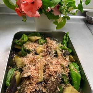 そら・ゆずの作ってみた!投稿(茄子と甘長唐辛子のめんつゆ煮)