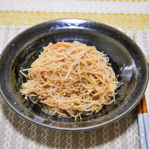 シャキシャキ食感が美味しい「糸こんにゃくとエノキのすき炒め」