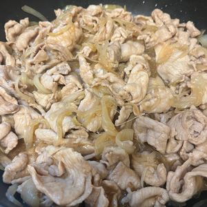 みさっこの作ってみた!投稿(間違いない！5分で出来てご飯がすすむ＊豚こまの甘酢照り焼き)