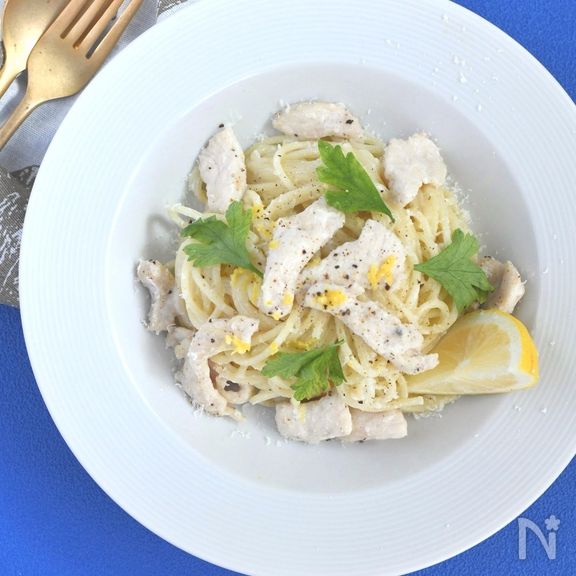 さっぱり♪鶏胸肉のレモンクリームパスタ