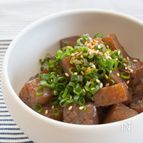 一味唐辛子でピリッと！『こんにゃくの甘辛炒め』簡単おつまみ♪