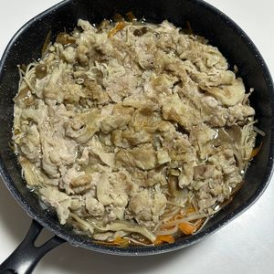 しんやの作ってみた!投稿(【楽うま♡豚ばら野菜のフライパン蒸し】包丁いらずで簡単！)
